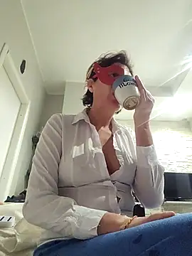 Vagabondainnamorata online show from March 28, 2026, 4:46 am