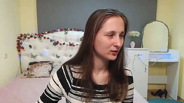 MichelLeee online show from March 26, 2026, 12:25 pm