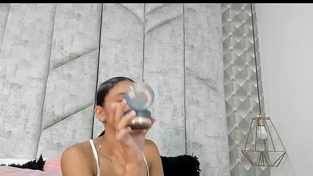 AshleyHill2 online show from December 14, 2025, 4:40 am