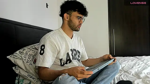 Snapshot of andrewChris_ chatting on December 31, 2024, 7:07 pm andrewChris  online show from December 31, 2024, 7:07 pm