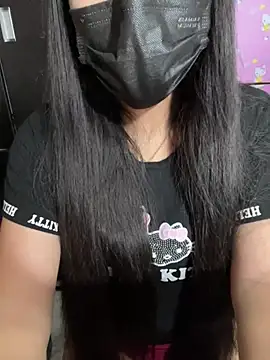 Snapshot of Velyn_18 chatting on February 17, 2026, 6:33 am Velyn 18 online show from February 17, 2026, 6:33 am