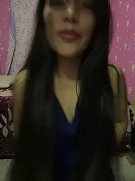 Snapshot of Velyn_18 chatting on December 21, 2025, 1:35 pm Velyn 18 online show from December 21, 2025, 1:35 pm