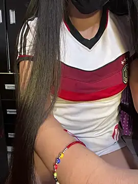 Snapshot of Velyn_18 chatting on February 15, 2026, 6:47 am Velyn 18 online show from February 15, 2026, 6:47 am