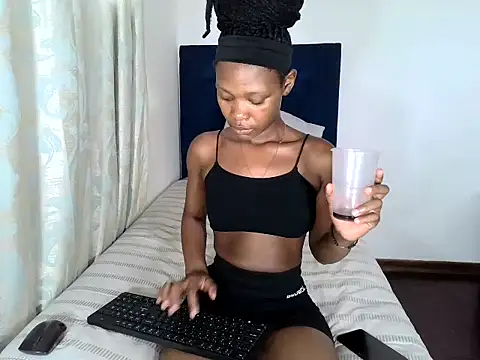 RayaBae online show from December 13, 2024, 1:01 pm