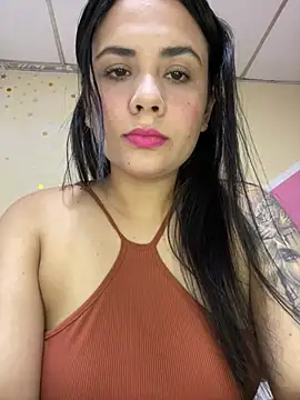 Snapshot of Leyna_Kenet chatting on May 15, 2026, 2:09 am Leyna Kenet online show from May 15, 2026, 2:09 am