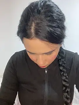 Leyna Kenet online show from February 12, 2025, 3:40 am