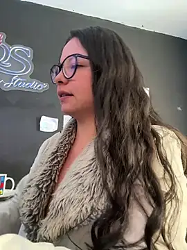 Snapshot of Sapphiraa chatting on December 24, 2024, 5:13 pm Sapphiraa online show from December 24, 2024, 5:13 pm