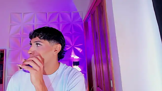 im sebaslopez online show from March 8, 2026, 7:28 pm