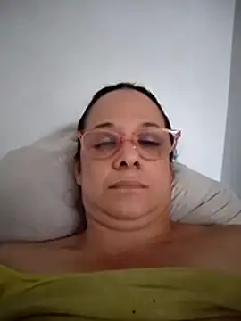 Snapshot of nicolle_milf1978 chatting on June 25, 2026, 12:10 pm nicolle milf1978 online show from June 25, 2026, 12:10 pm