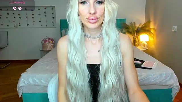 Lana kitty   online show from September 20, 2025, 9:53 pm