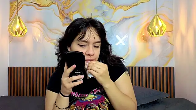 MelissaGilll online show from February 18, 2026, 7:32 pm