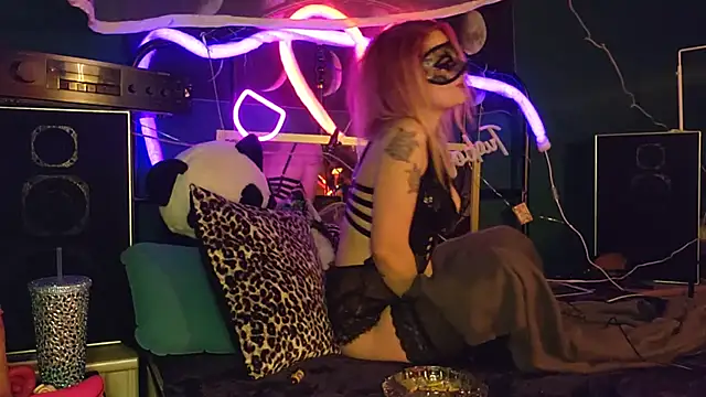 anonymouszN online show from February 4, 2025, 9:20 pm