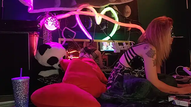 anonymouszN online show from February 11, 2025, 11:22 pm