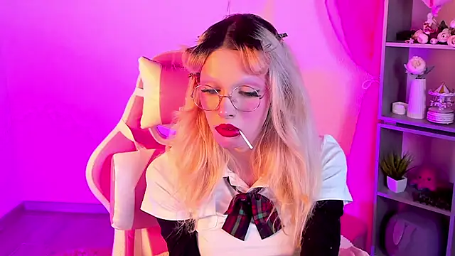 PamelamyDreamys online show from March 20, 2025, 5:04 pm