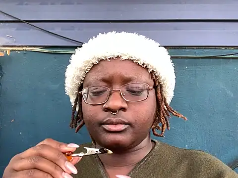 BigKittyRaven online show from December 17, 2024, 7:48 pm