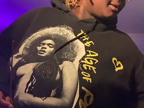 BigKittyRaven online show from December 25, 2024, 2:25 am