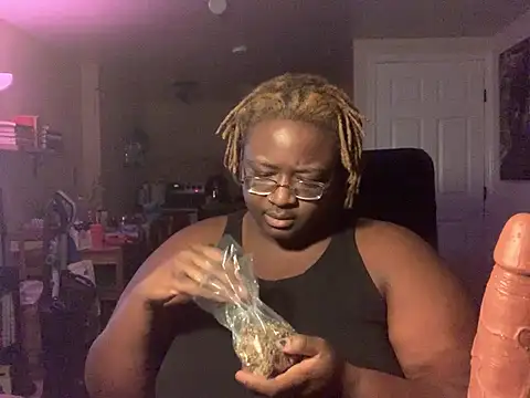 BigKittyRaven online show from February 7, 2025, 4:37 am