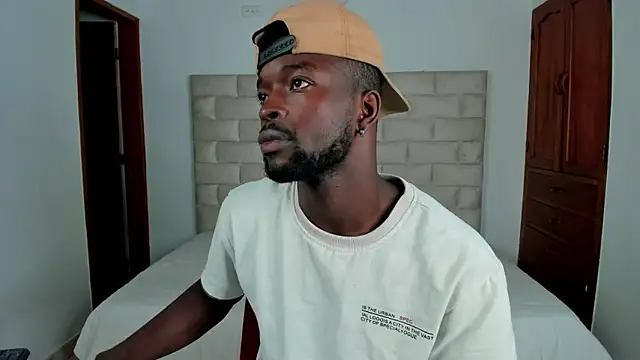 Dylan Taylor online show from November 12, 2025, 12:31 pm