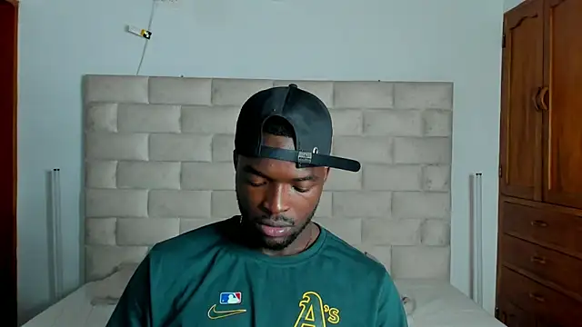 Snapshot of Dylan_Taylor chatting on February 15, 2026, 7:51 am Dylan Taylor online show from February 15, 2026, 7:51 am