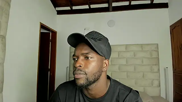 Snapshot of Dylan_Taylor chatting on February 19, 2026, 4:31 am Dylan Taylor online show from February 19, 2026, 4:31 am