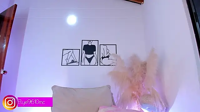 ellie mcdonald online show from March 29, 2026, 4:25 am