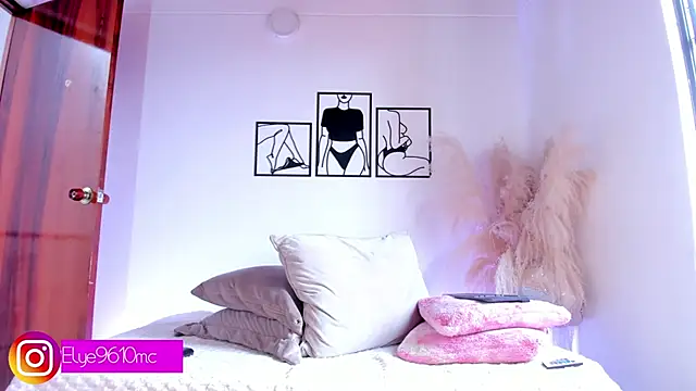 ellie mcdonald online show from April 10, 2026, 6:59 pm