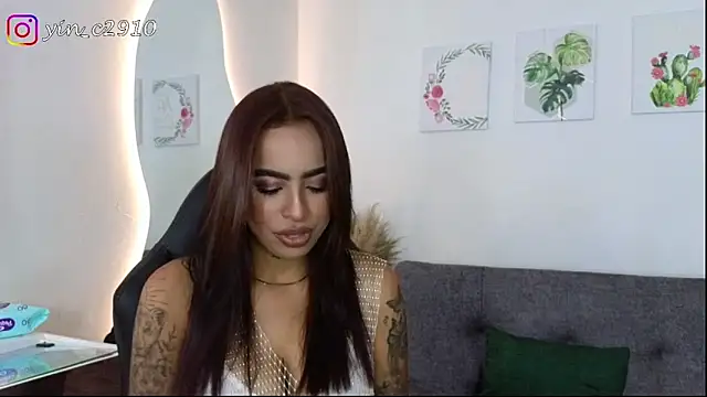 Snapshot of _sweetandreaa_ chatting on December 18, 2024, 2:06 pm sweetandreaa online show from December 18, 2024, 2:06 pm