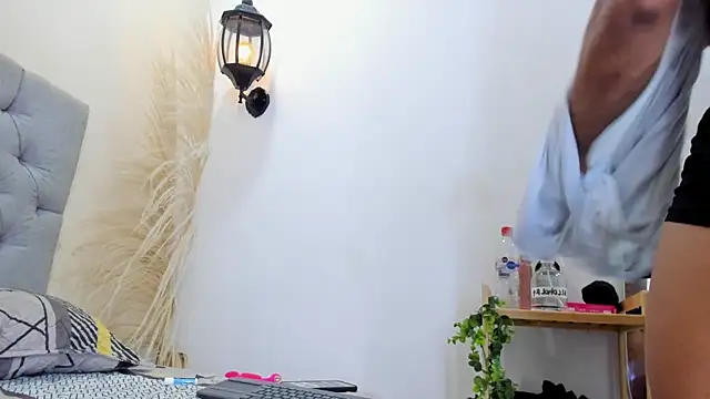 bruno miller  online show from April 17, 2026, 10:01 pm