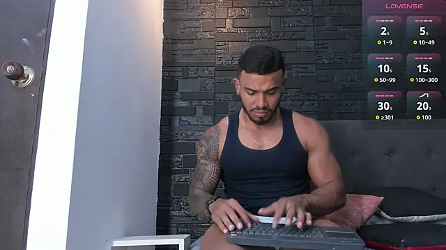 Snapshot of bruno_miller_ chatting on November 16, 2025, 9:08 pm bruno miller online show from November 16, 2025, 9:08 pm