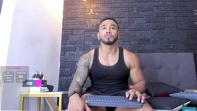 Snapshot of bruno_miller_ chatting on January 16, 2026, 8:13 pm bruno miller online show from January 16, 2026, 8:13 pm