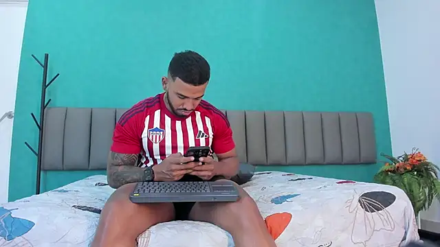 Snapshot of bruno_miller_ chatting on December 16, 2025, 6:45 pm bruno miller online show from December 16, 2025, 6:45 pm