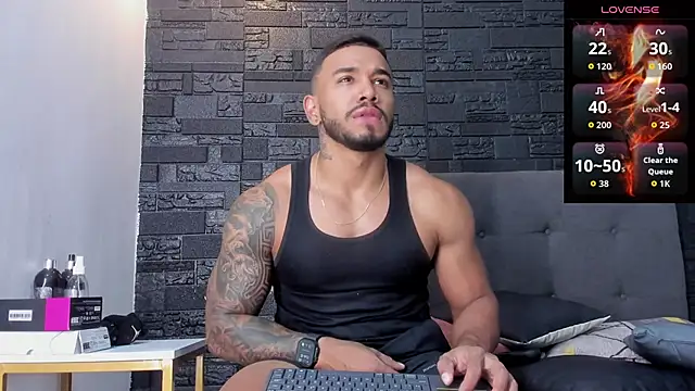 Snapshot of bruno_miller_ chatting on October 23, 2025, 8:40 pm bruno miller online show from October 23, 2025, 8:40 pm