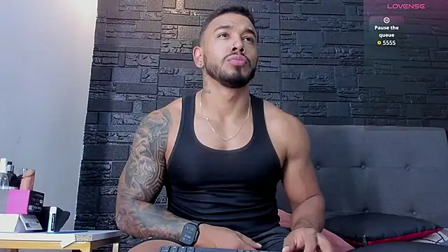 Snapshot of bruno_miller_ chatting on November 9, 2025, 8:35 pm bruno miller online show from November 9, 2025, 8:35 pm