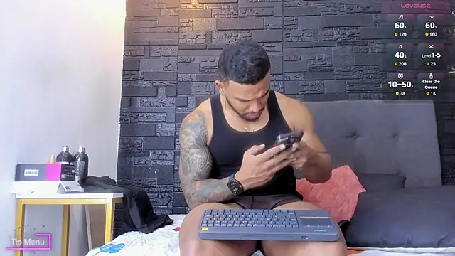 Snapshot of bruno_miller_ chatting on January 5, 2026, 8:23 pm bruno miller online show from January 5, 2026, 8:23 pm