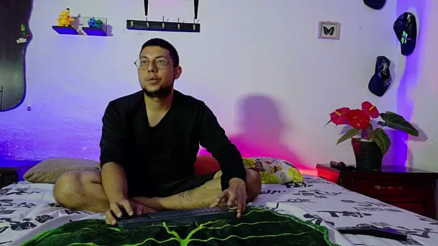 Nymphobuddies online show from November 26, 2025, 7:36 pm