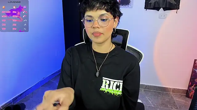 Snapshot of gooddess_isis chatting on October 21, 2025, 6:13 am gooddess isis online show from October 21, 2025, 6:13 am