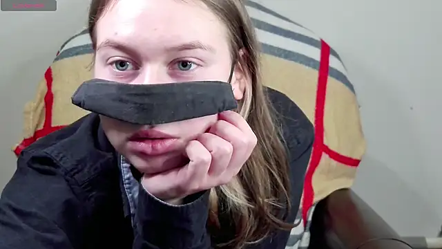 Mikki5P online show from February 11, 2025, 6:11 pm