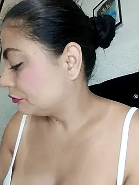 Snapshot of ElizabethWeil chatting on March 3, 2026, 1:07 pm ElizabethWeil online show from March 3, 2026, 1:07 pm