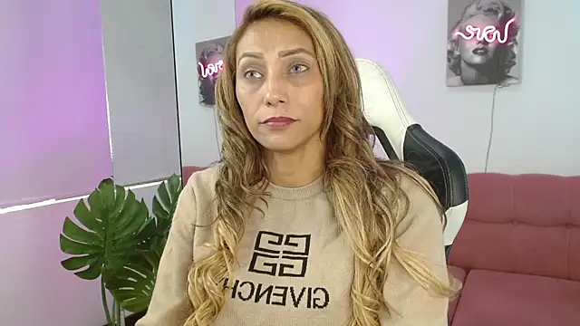 Snapshot of salome_drasin chatting on July 31, 2026, 5:10 pm salome drasin online show from July 31, 2026, 5:10 pm