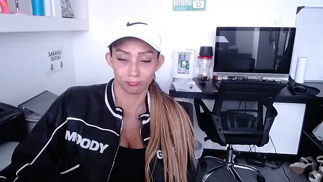 Snapshot of salome_drasin chatting on February 3, 2026, 12:54 pm salome drasin online show from February 3, 2026, 12:54 pm