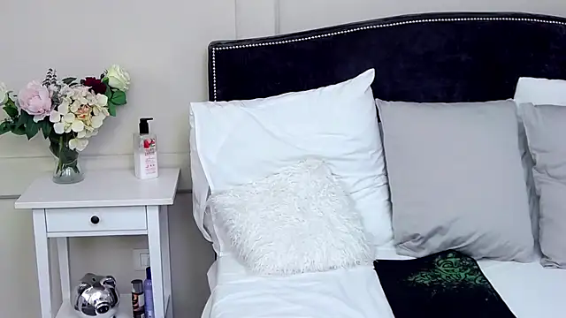 Snapshot of KatyNolan chatting on March 7, 2025, 6:02 am KatyNolan online show from March 7, 2025, 6:02 am