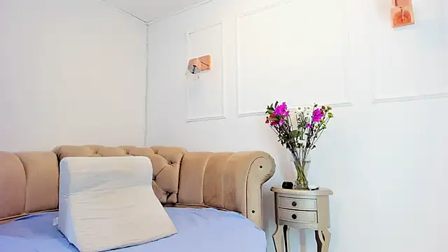 briannaduque online show from February 22, 2025, 12:40 pm