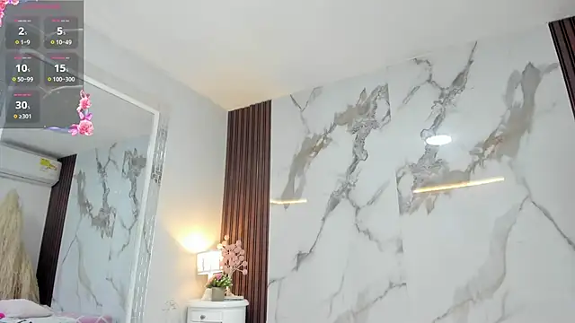 briannaduque online show from September 17, 2025, 8:33 pm