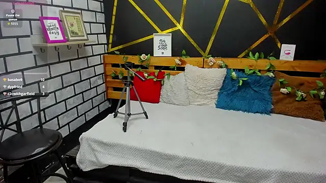 olivia willd online show from March 12, 2026, 1:11 am