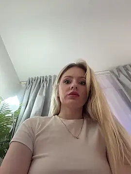 Snapshot of CaseyCumFace chatting on February 24, 2026, 7:15 pm CaseyCumFace online show from February 24, 2026, 7:15 pm