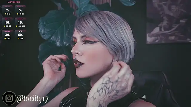 Snapshot of Trinity___s chatting on January 26, 2025, 11:18 pm Trinity s online show from January 26, 2025, 11:18 pm