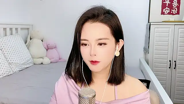 XINXINh online show from February 8, 2025, 6:22 am