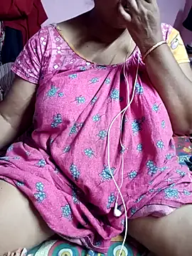 Hotty-rumi online show from November 3, 2025, 4:43 pm