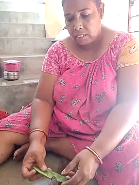 Hotty-rumi online show from February 28, 2026, 4:56 am