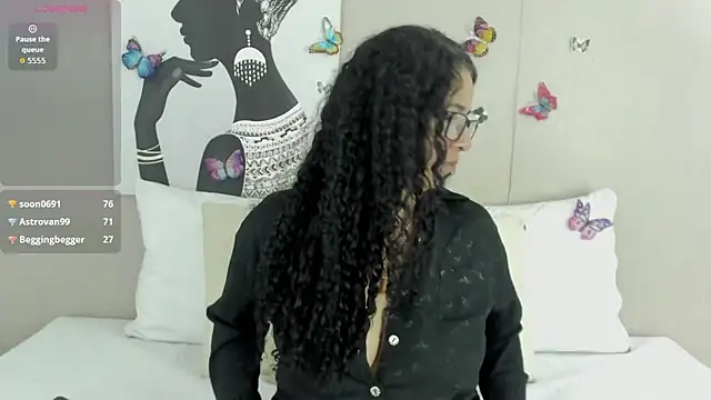 Adelesmithh online show from January 5, 2026, 5:27 pm